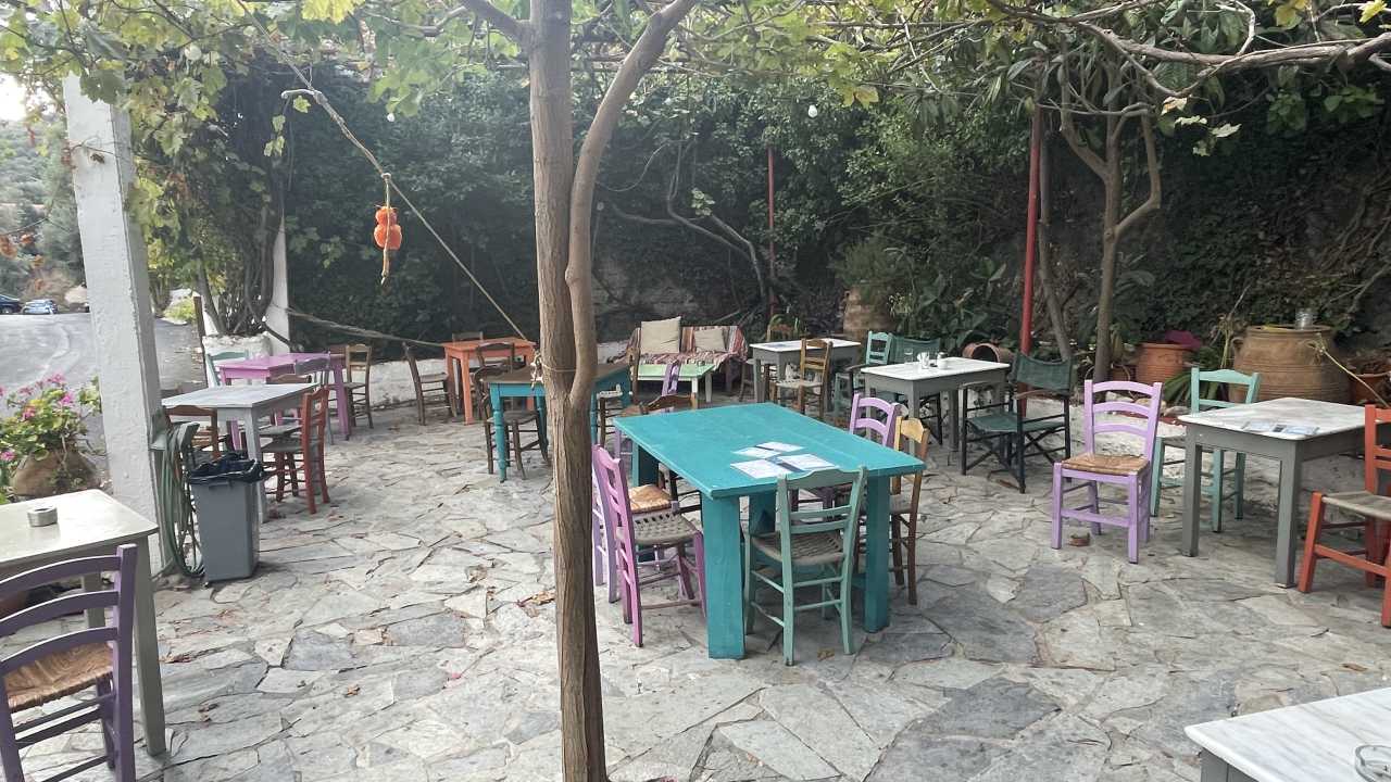 Το καφενείο του Αζωγυρέ